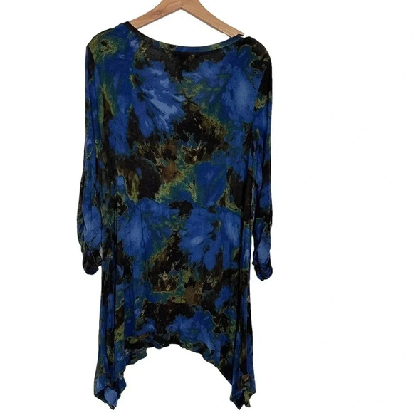 Grace Elements 1X blue brown green watercolor print 3/4 sleeve shark bite top - Picture 4 of 6